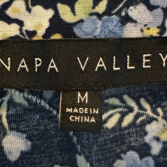 Napa Valley Women’s West Coast Blue Floral Blouse Button Front Pleated Top Sz M - Picture 4 of 12